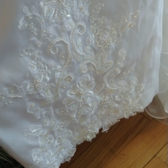 wedding dress size 12 white with sequins and pearl long train San Martin - Picture 7 of 16